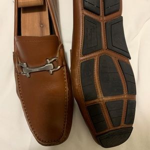 Ferragamo size 9 loafers